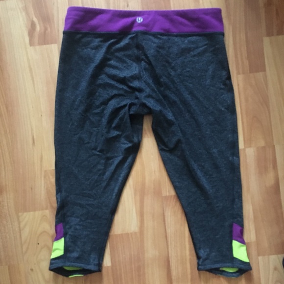 Lululemon Dark Grey Capri Crop Pants - Picture 2 of 6